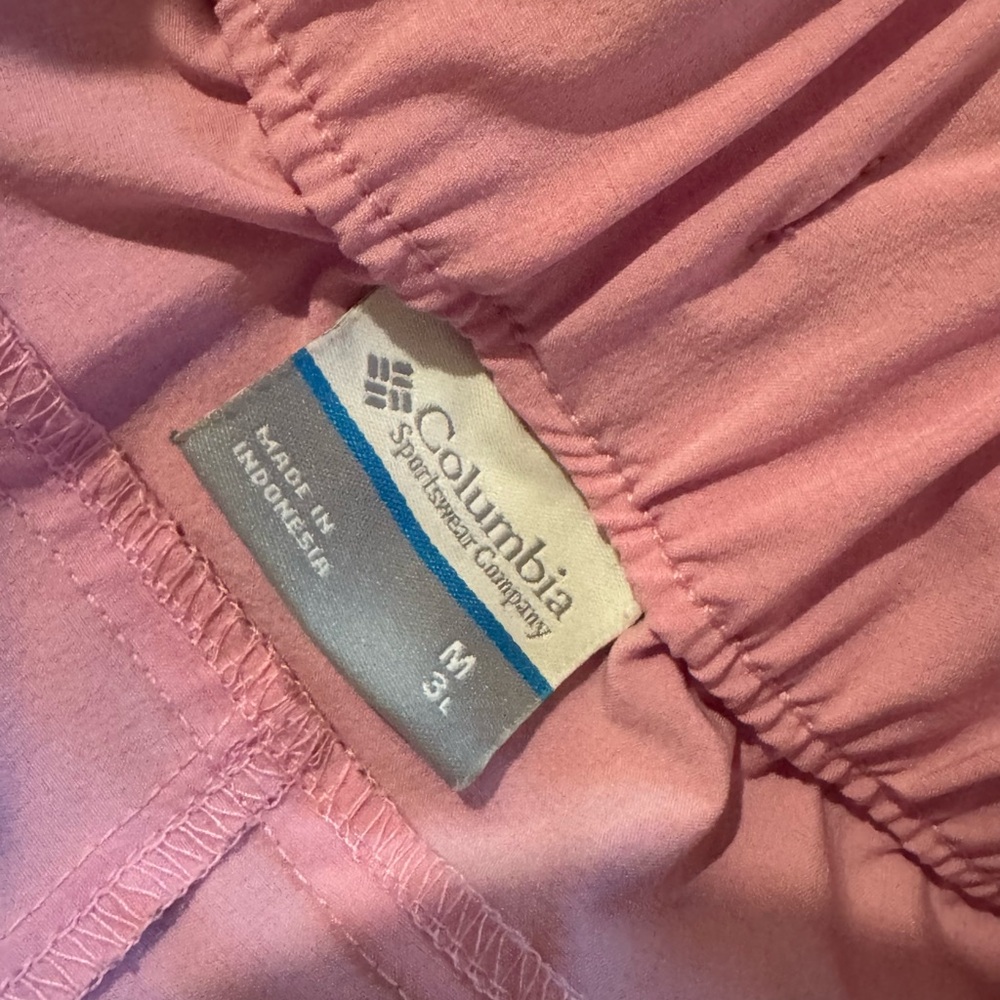 COLUMBIA Womens Pink Shorts, Size Medium. EUC. - Picture 4 of 4